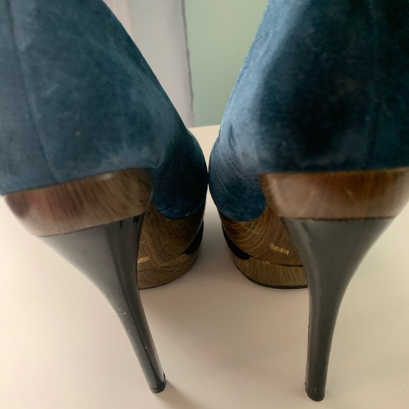 Shoes - Picture 4 of 5